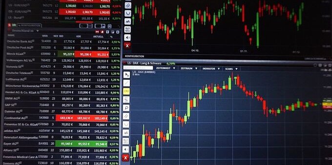 Apertura borsa svizzera in ribasso. Wall Street ancora meglio delle piazze europee