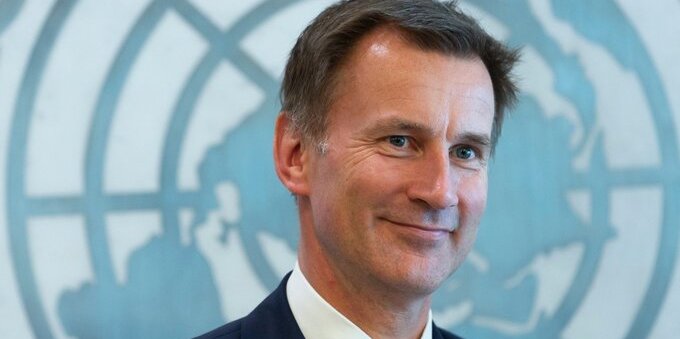 Gran Bretagna, Jeremy Hunt rivede quasi tutte le misure del piano Truss. E la sterlina guadagna terreno