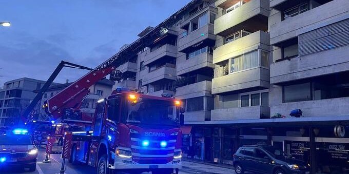 Incendio devastante sulle montagne di Cavagnago: tre cascine distrutte e una quarta in pericolo