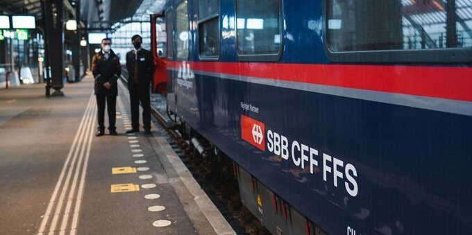 San Gottardo, FFS dispone treni aggiuntivi