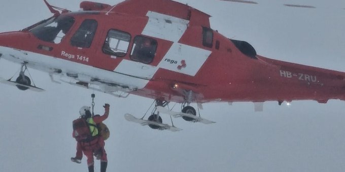 Un uomo soccorso da elicottero della Rega e trasportato in ospedale: le ultime notizie