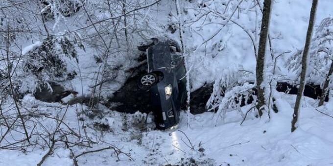 Incidente stradale ad Appenzello Esterno: un uomo esce illeso dalla propria auto