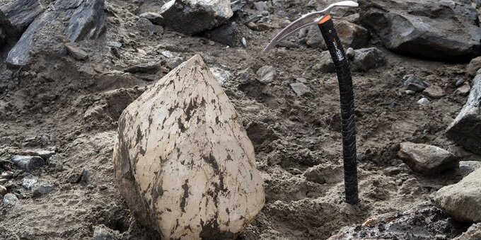 Scoperto quarzo gigante in Ticino. Pesa 55 chilogrammi. Ecco dove lo si può vedere